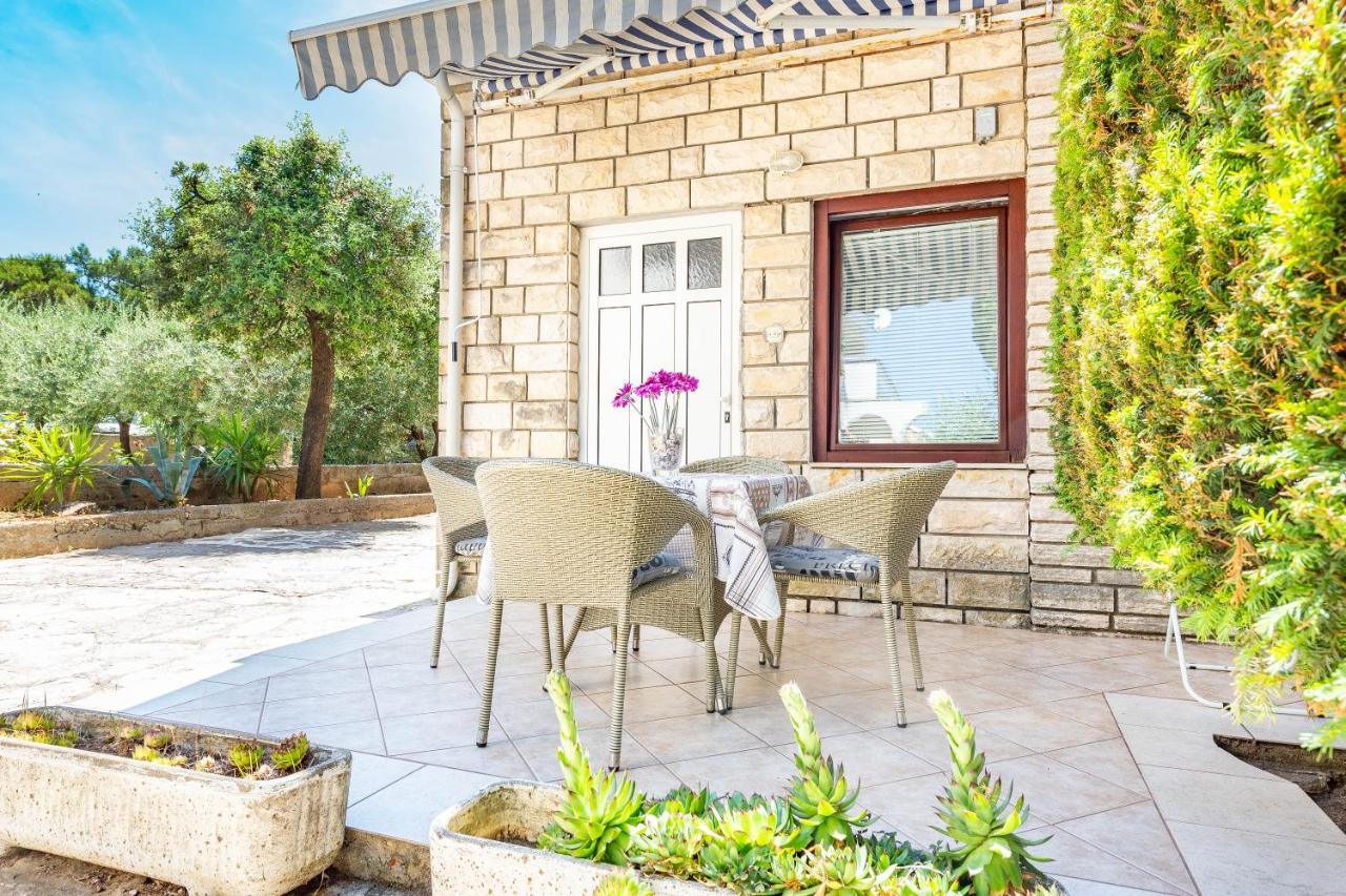 Apartmani Tatjana Novalja Exterior photo