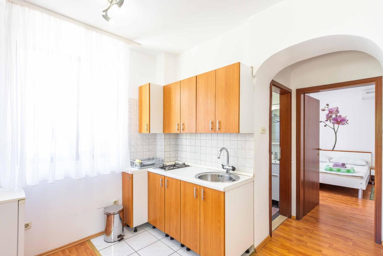 Apartmani Tatjana Novalja Exterior photo
