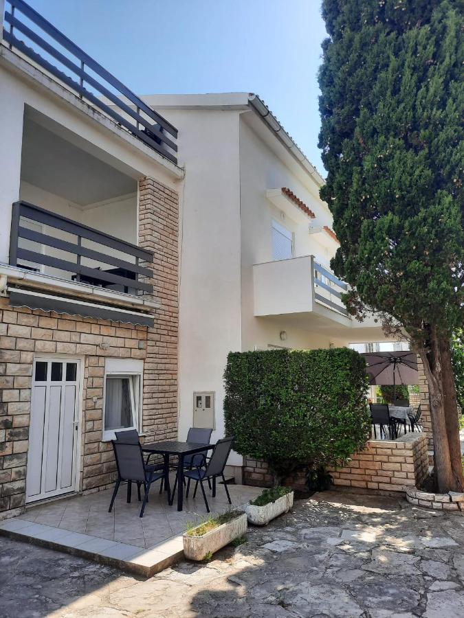 Apartmani Tatjana Novalja Exterior photo