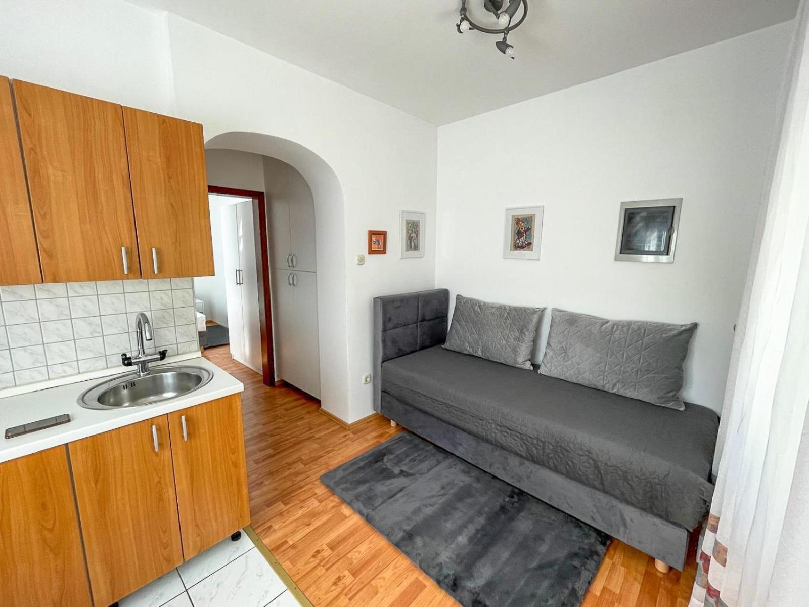 Apartmani Tatjana Novalja Exterior photo